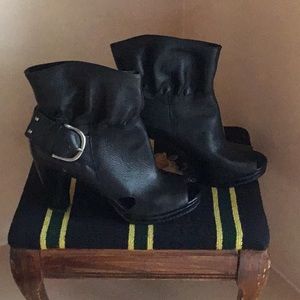 GIANNI BINI black leather shortie boots